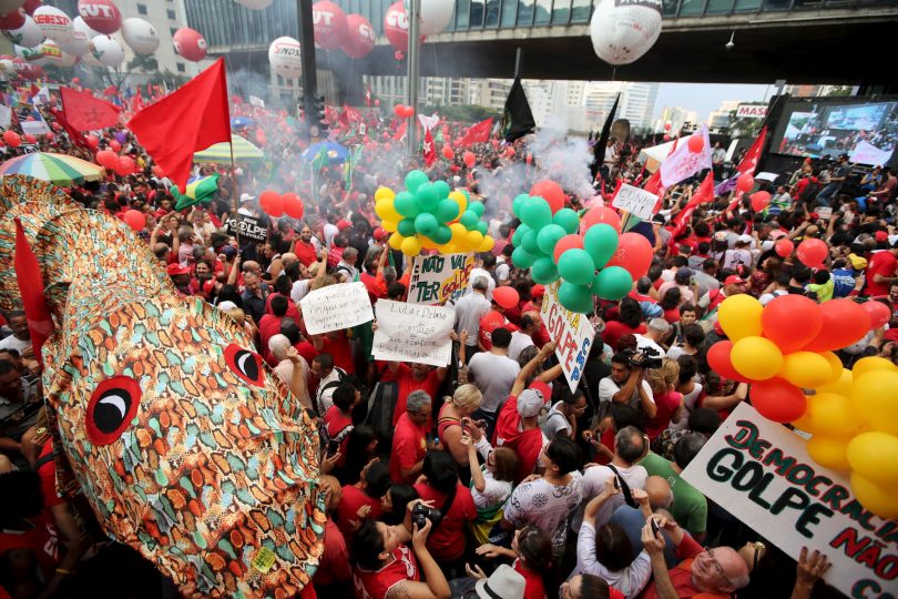 Marcha en apoyo a Dilma y Lula