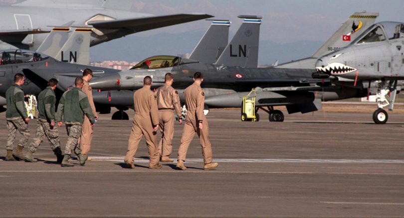 Militares estadounidenses en base aerea de Turquia